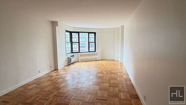 145 4th Ave