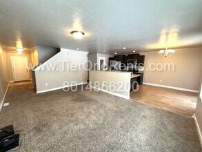 14784 S Cardiff Park Bay in Draper, UT - Building Photo - Building Photo