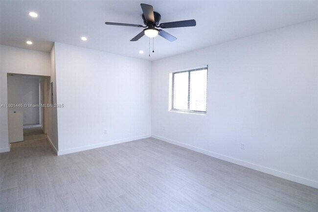 221 SW 11th Ave