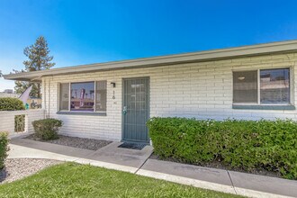 Rossmore Apartments in Phoenix, AZ - Building Photo - Building Photo