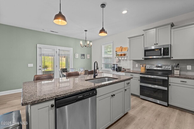 620 Overland Ct in Vass, NC - Foto de edificio - Building Photo