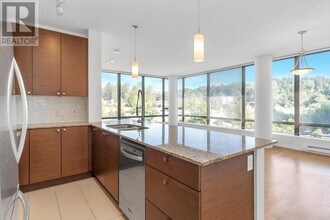 400-400 Capilano Rd in Port Moody, BC - Building Photo - Building Photo