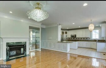 5634 Tower Hill Cir in Alexandria, VA - Building Photo - Building Photo