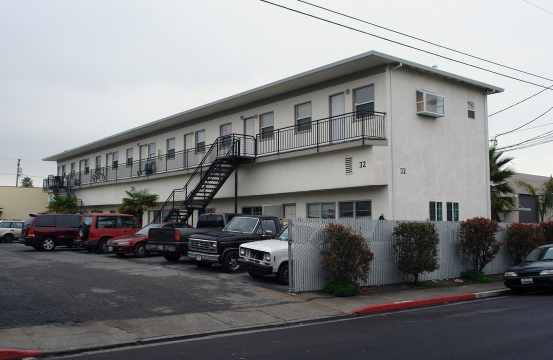 32 Front St in San Rafael, CA - Building Photo