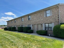 1520 Hawk Cir in Troy, OH - Building Photo