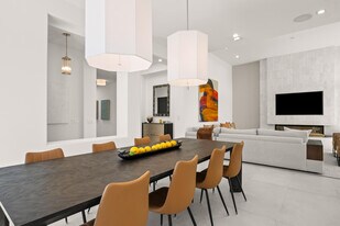 407 Desert Holly Dr in Palm Desert, CA - Building Photo