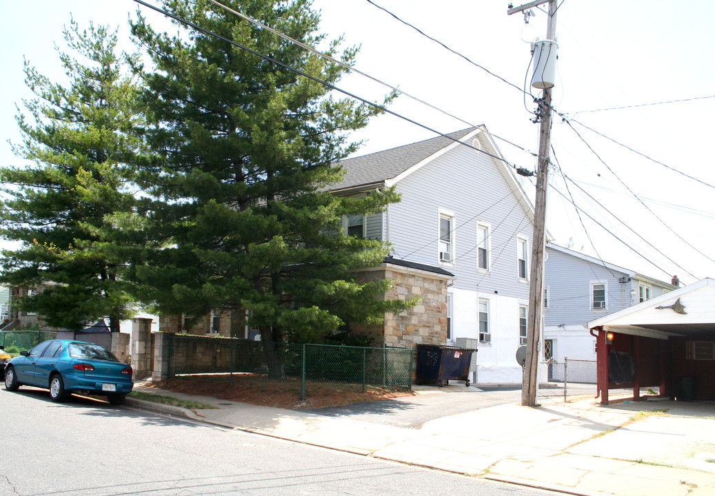 1902 Tolson Ave in Dundalk, MD - Building Photo