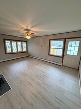 9 Daffodil Ln in Levittown, PA - Building Photo - Building Photo
