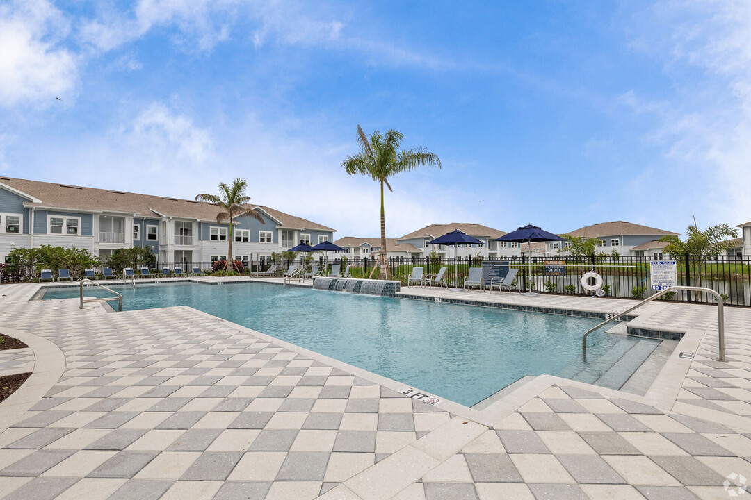 Legends Pointe in Port St. Lucie, FL - Building Photo