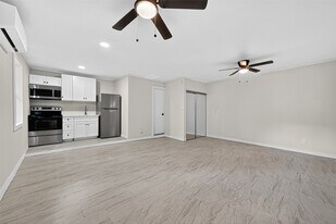 23130 Bayleaf Dr in Spring, TX - Building Photo