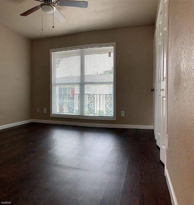 7065 Bellfort Ave, Unit 7065 Bellfort #10 in Houston, TX - Foto de edificio - Building Photo