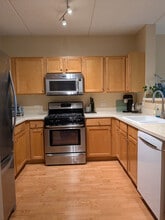 470 W Mahogany Ct in Palatine, IL - Building Photo - Building Photo