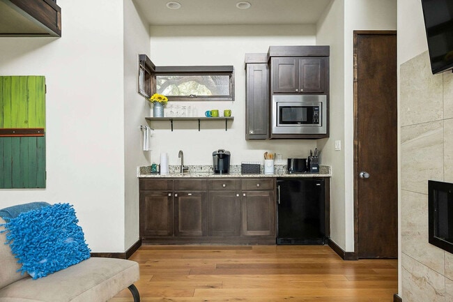 2113 Barbaro Way in Spicewood, TX - Building Photo - Building Photo