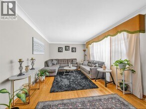 2450 McKay Ave in Windsor, ON - Building Photo - Building Photo