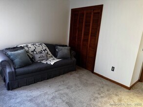 24 Millbrook Ct in Newington, CT - Building Photo - Building Photo