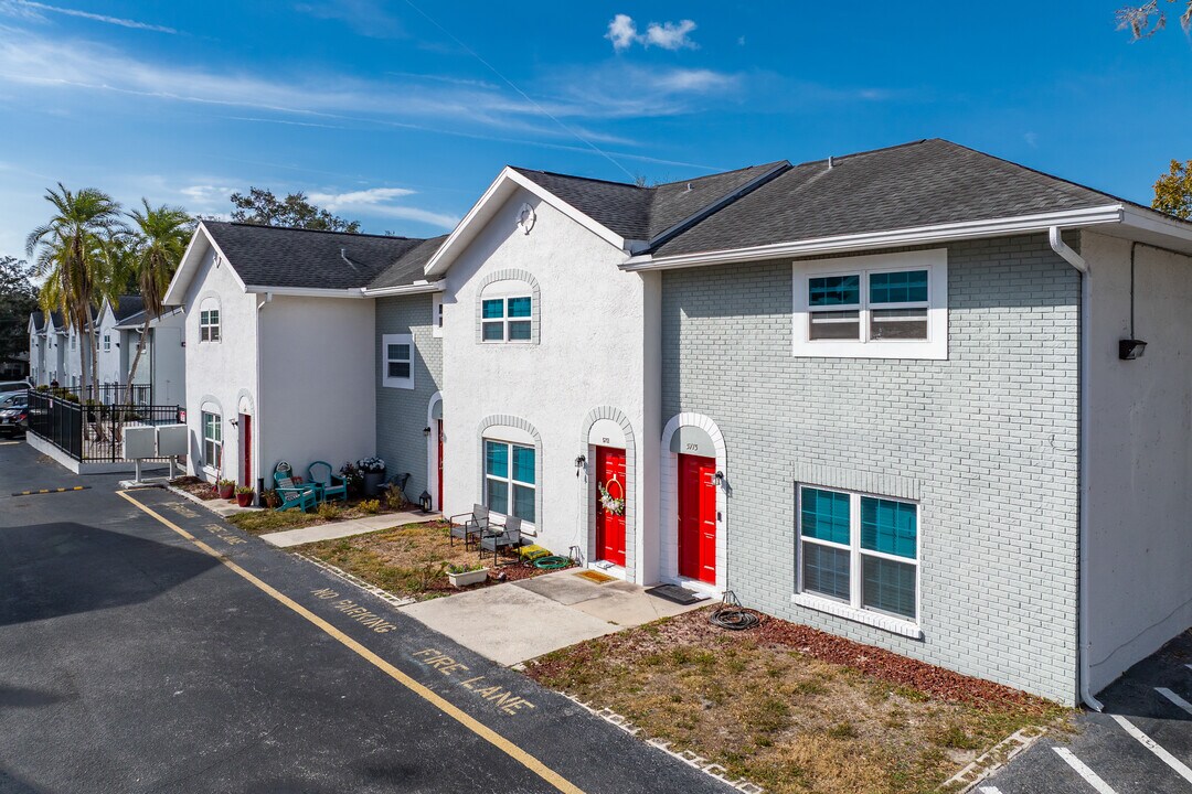 South Boulevard Townhouses in New Port Richey, FL - Foto de edificio