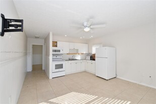 3125 Barrett Ave in Naples, FL - Building Photo - Building Photo