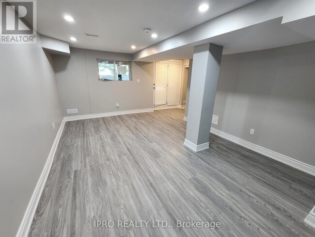 property at 3 Teddington Crescent