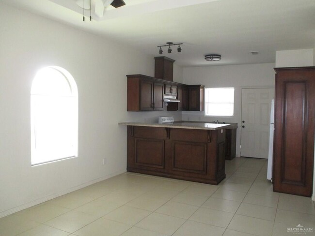 9 E Franklin Ave in Alton, TX - Building Photo - Building Photo