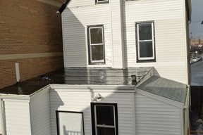 167 Beach 90th St in Rockaway Beach, NY - Foto de edificio - Building Photo