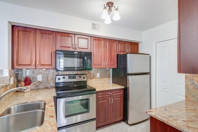 1715 Village Blvd in West Palm Beach, FL - Building Photo - Building Photo