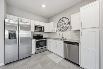 8347 N 22nd Dr in Phoenix, AZ - Foto de edificio - Building Photo