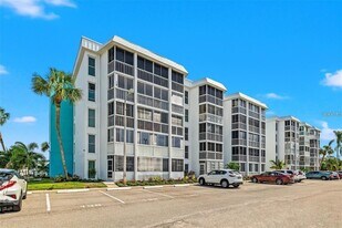 4908 38th Way S, Unit G401 in St. Petersburg, FL - Building Photo