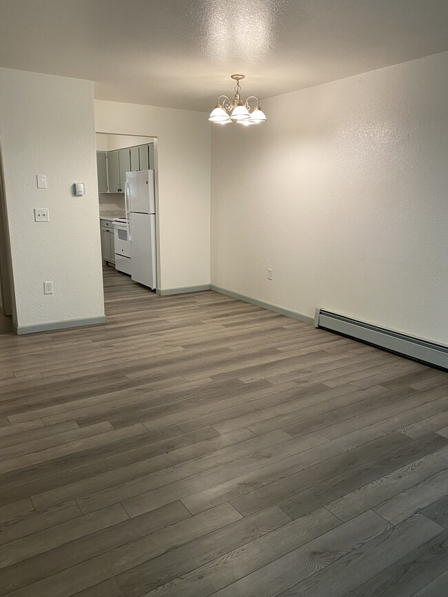 2260 W Melanie Ave, Unit #1 in Wasilla, AK - Building Photo - Building Photo