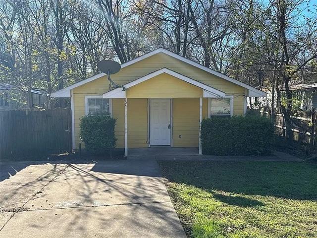 property at 104 E Prospect St