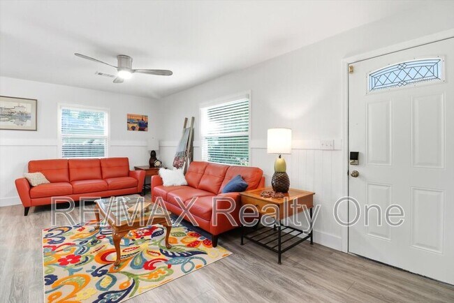 750 NE 2nd Ave in Crystal River, FL - Building Photo - Building Photo