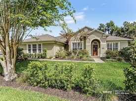 607 E Oakland Ave in Oakland, FL - Building Photo