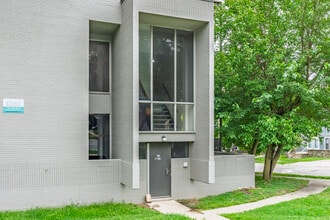 Tradewind Apartments in Ann Arbor, MI - Foto de edificio - Building Photo