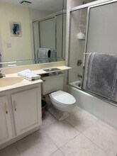 26171 Hickory Blvd in Bonita Springs, FL - Foto de edificio - Building Photo
