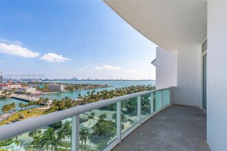 7900 Harbor Island Dr in Miami Beach, FL - Building Photo - Building Photo