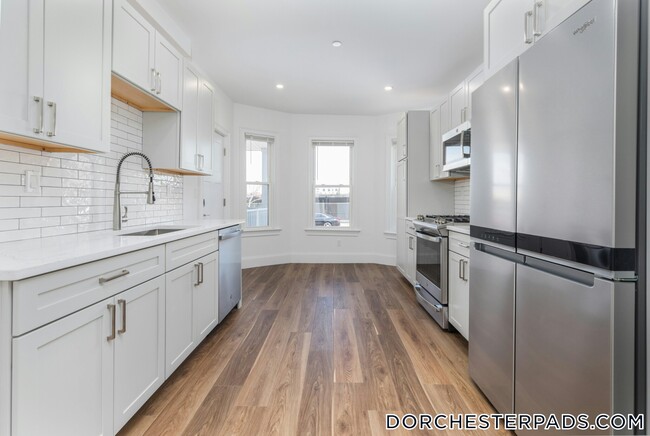 143 E Cottage St in Boston, MA - Building Photo - Building Photo