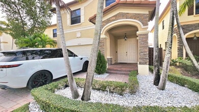 10032 NW 87th Terrace in Doral, FL - Building Photo - Building Photo