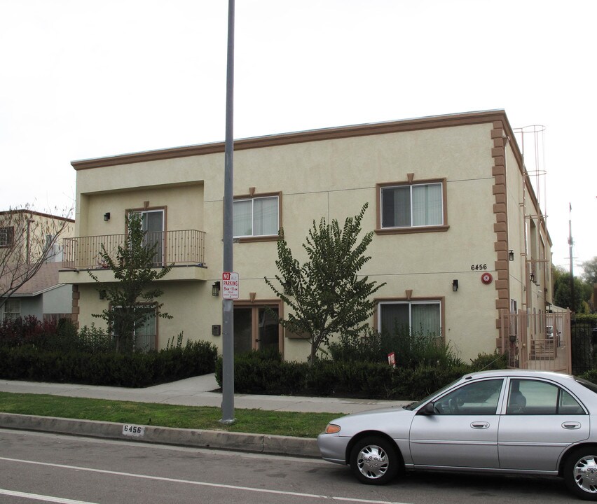 6456 Woodley Ave in Van Nuys, CA - Building Photo