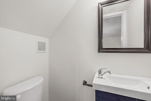 1095 Travis Ln in Gaithersburg, MD - Building Photo