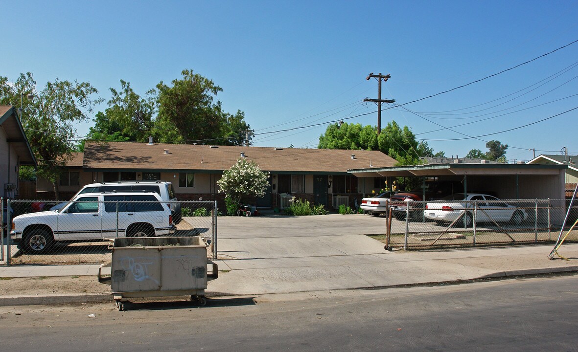 3448 Harvey Ave in Fresno, CA - Building Photo