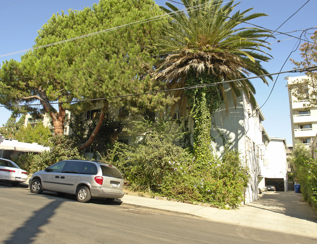 1610 N Fuller Ave in Los Angeles, CA - Foto de edificio - Building Photo