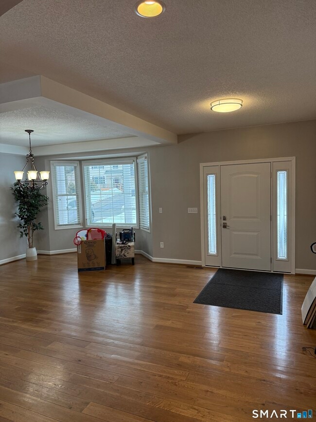 104 Valley View Rd in Manchester, CT - Building Photo - Building Photo