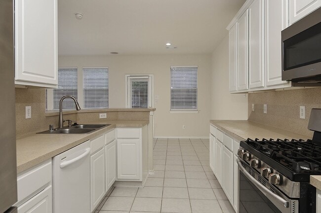 102 Blue Creek Pl