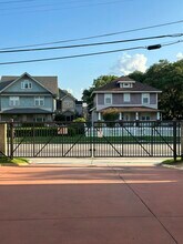 2080 E Ocean View Ave in Norfolk, VA - Building Photo - Building Photo