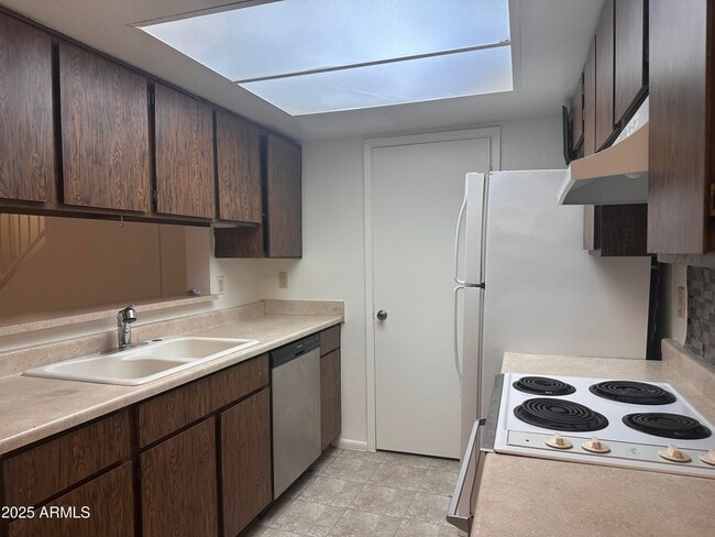 14013 N 54th Ave in Glendale, AZ - Building Photo - Building Photo
