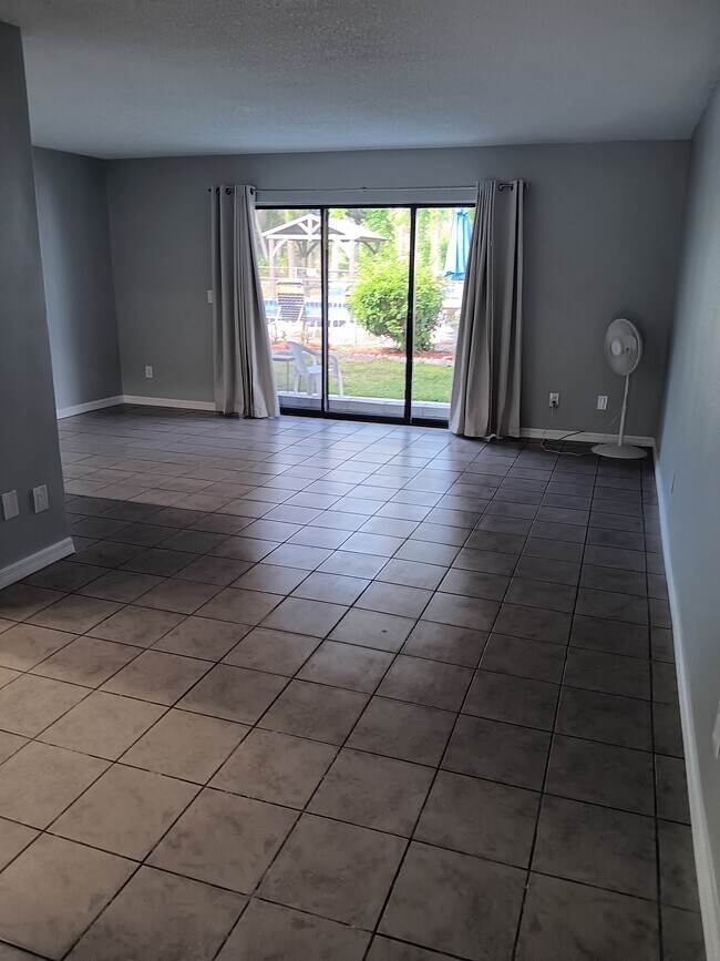 1504 Virginia Ave, Unit 1504 Virginia Ave #110 in Daytona Beach, FL - Building Photo - Building Photo