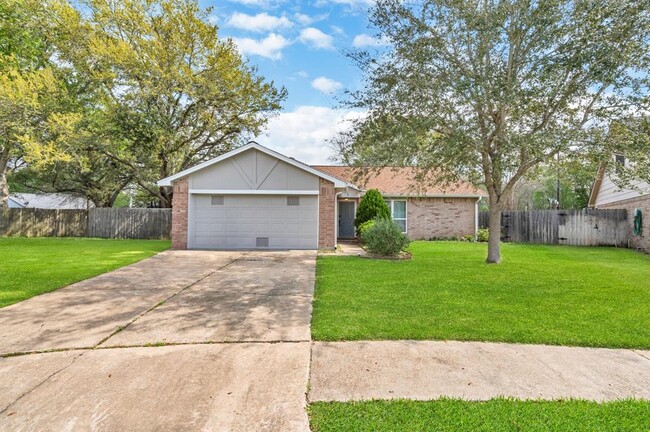 2402 Blue Mist Ct in Sugar Land, TX - Building Photo - Building Photo