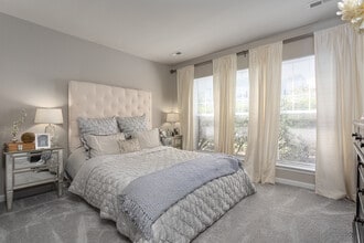 Ashford Meadows in Herndon, VA - Building Photo - Interior Photo