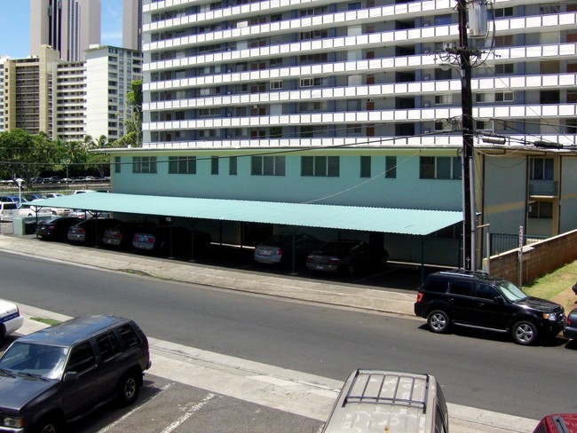 1906 Kahakai Dr in Honolulu, HI - Building Photo - Building Photo