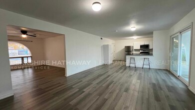 1420 N Country Club Cir in Carlsbad, NM - Foto de edificio - Building Photo