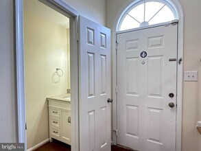 6715 Cub Run Ct in Centreville, VA - Building Photo - Building Photo